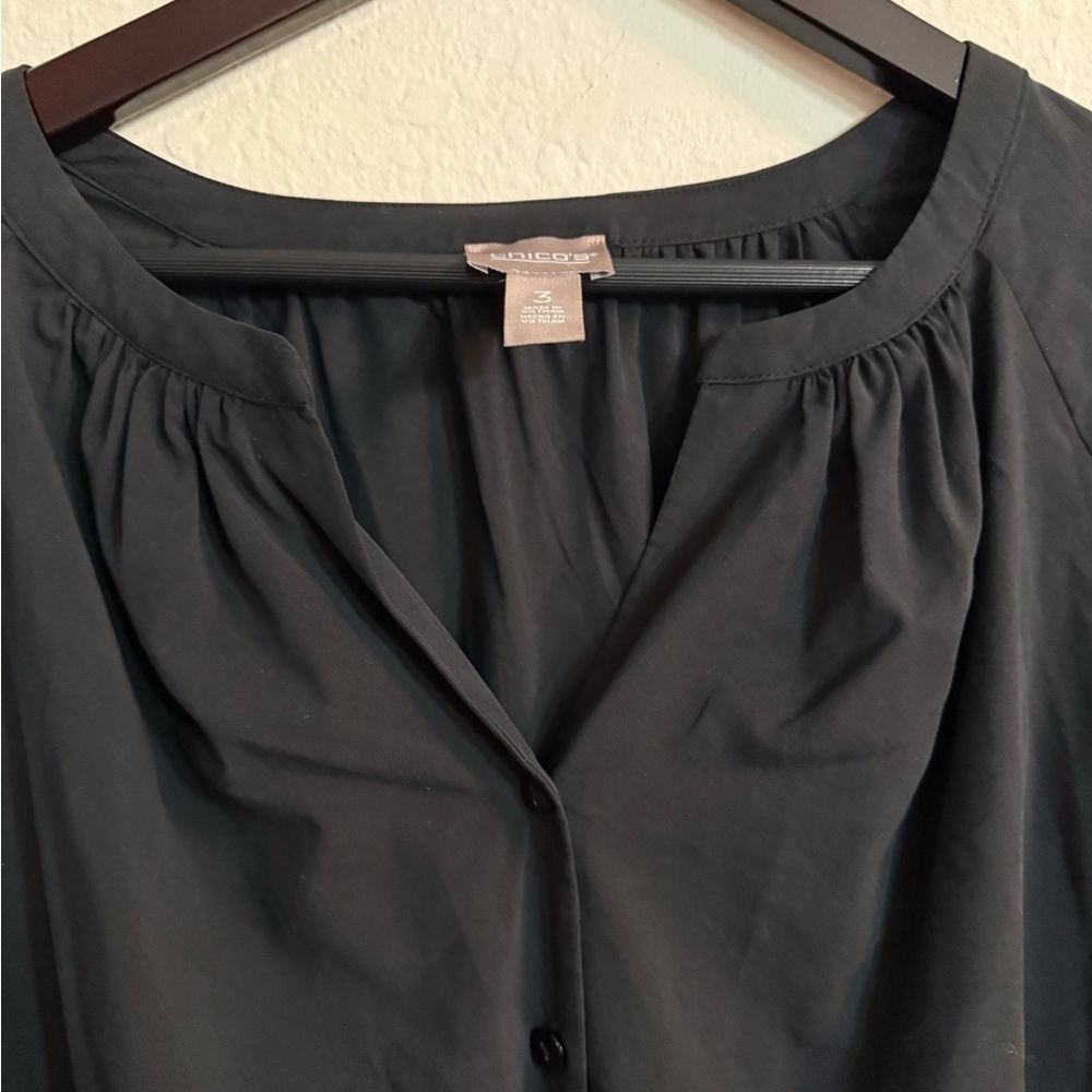 Chico's Black Pullover Top Blouse Lightweight Button Closure Size 3 (US 16/XL) - Picture 5 of 7